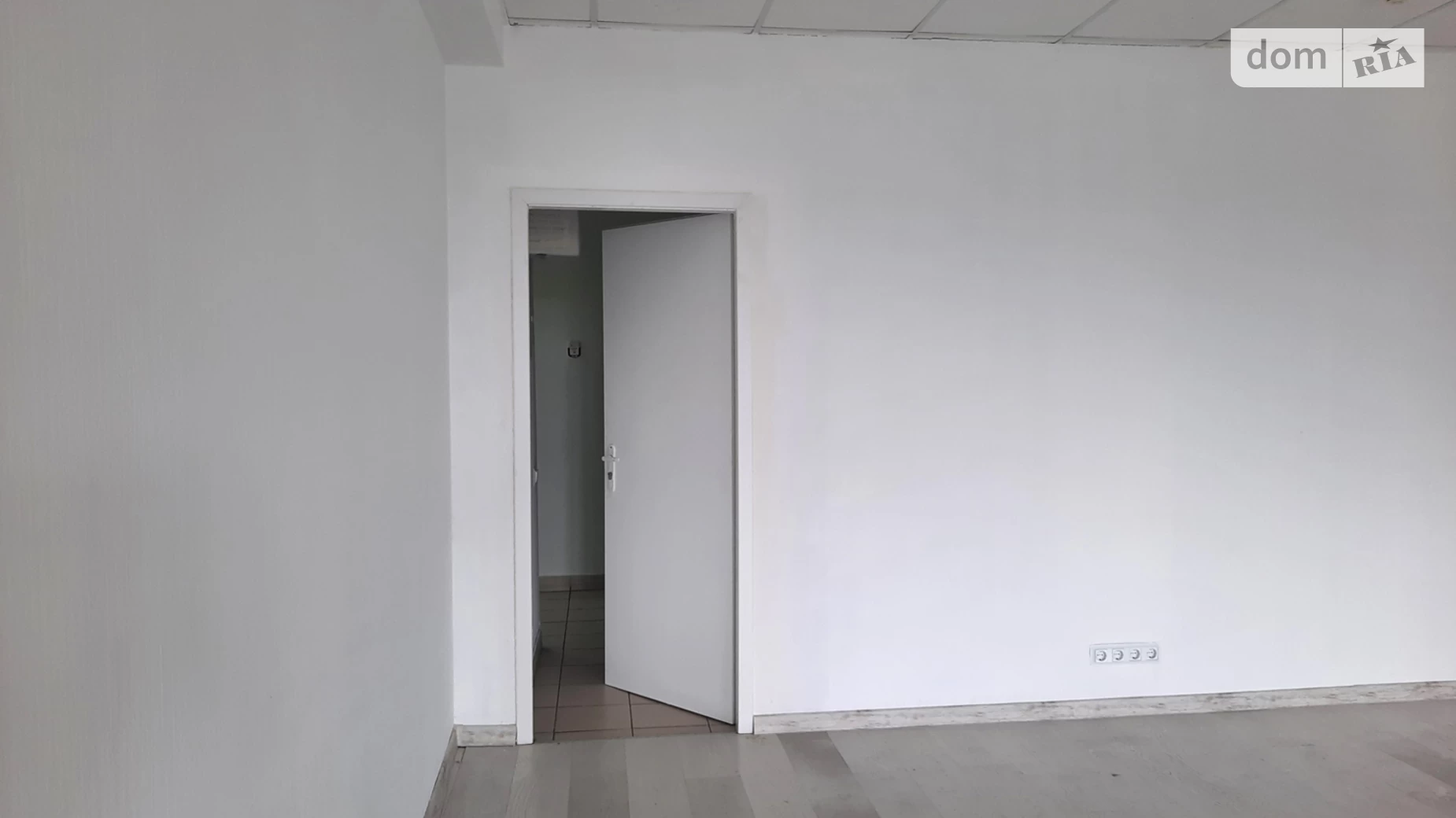 Сдается в аренду офис 160.78 кв. м в бизнес-центре, цена: 1697 $ - фото 2