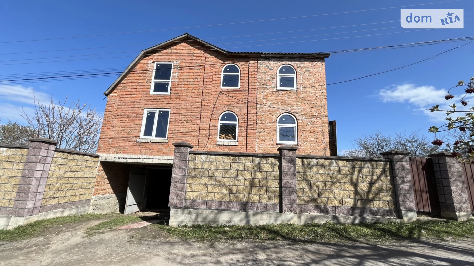 Продается дом на 2 этажа 206 кв. м с подвалом, цена: 23000 $ - фото 2