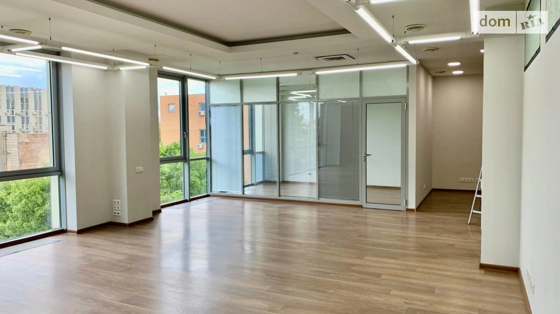 Сдается в аренду офис 114 кв. м в бизнес-центре, цена: 684 $ - фото 4
