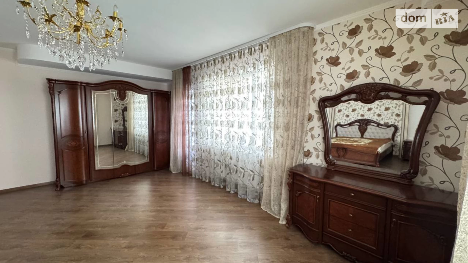 Продается дом на 2 этажа 366 кв. м с участком, цена: 180000 $ - фото 2
