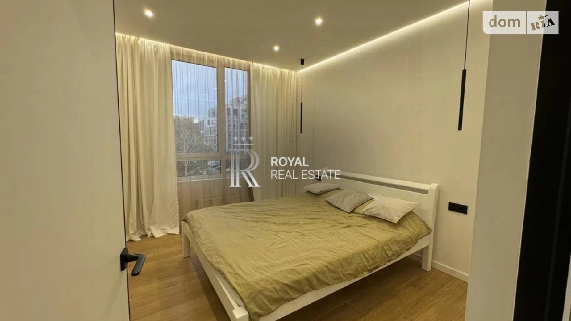 Продається 1-кімнатна квартира 38.2 кв. м у Києві, вул. Салютна, 2 - фото 2