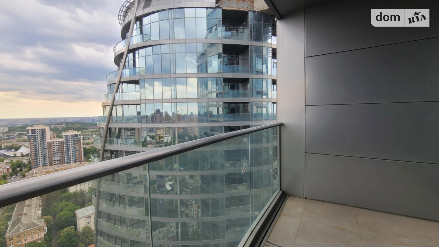 Продається 1-кімнатна квартира 63.2 кв. м у Києві, вул. Іоанна Павла II(Патріса Лумумби), 12 - фото 3