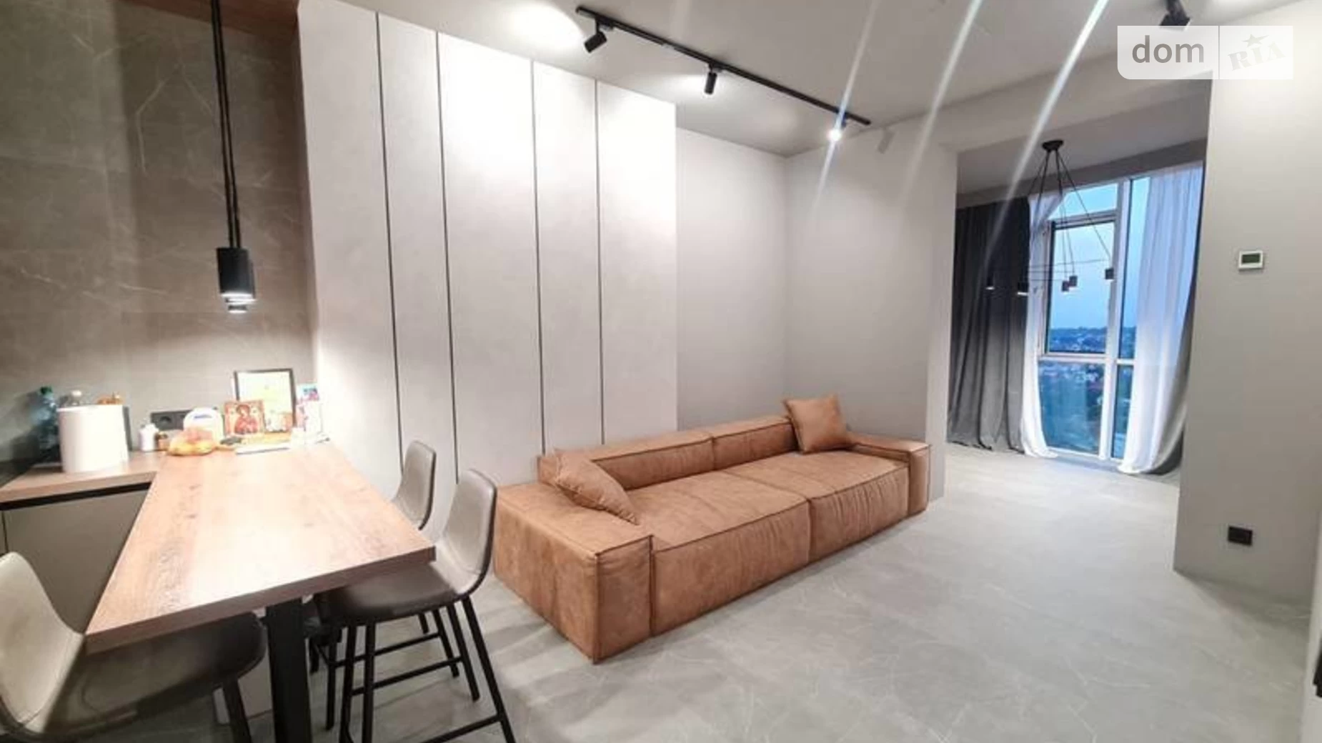 Продается 1-комнатная квартира 61 кв. м в Одессе, Фонтанская дор., 122 - фото 2