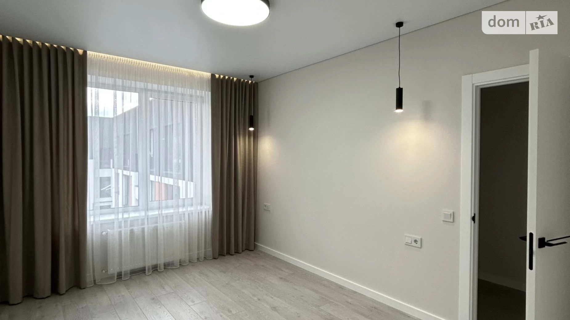 Продается 2-комнатная квартира 59 кв. м в Ровно, ул. Николая Боголюбова, 1 - фото 3