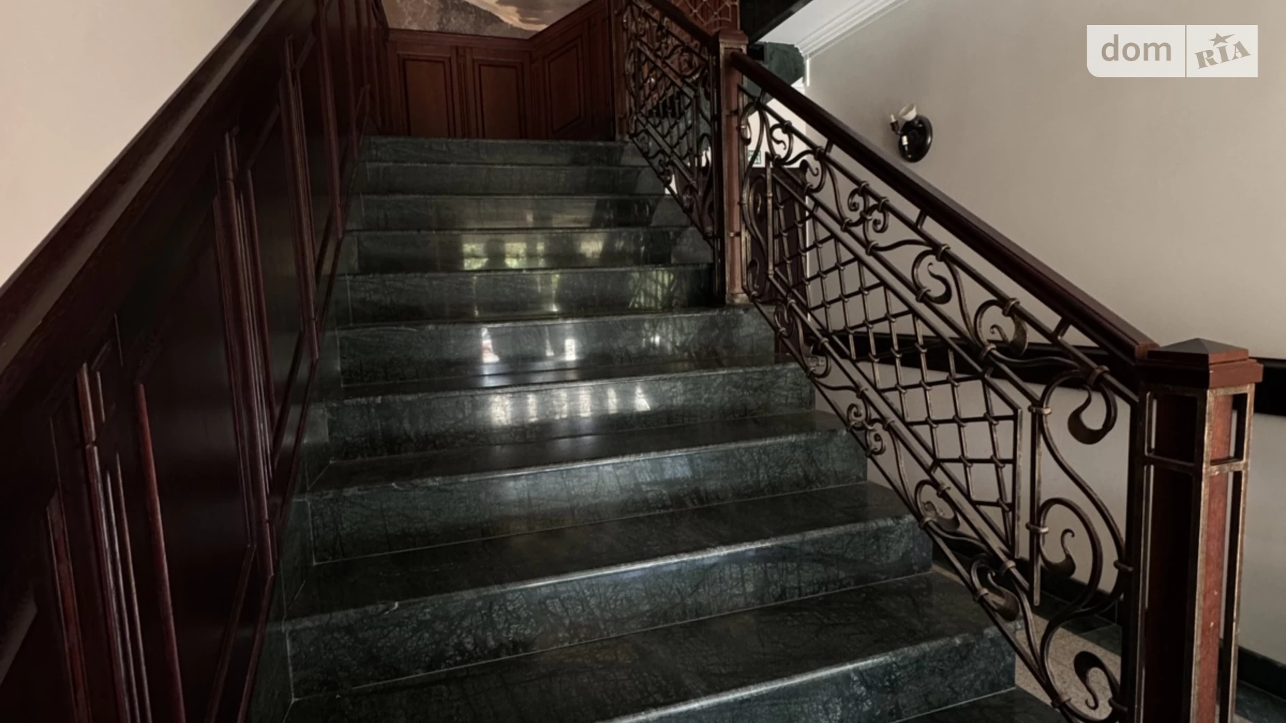 Сдается в аренду офис 180 кв. м в бизнес-центре, цена: 2160 $ - фото 2