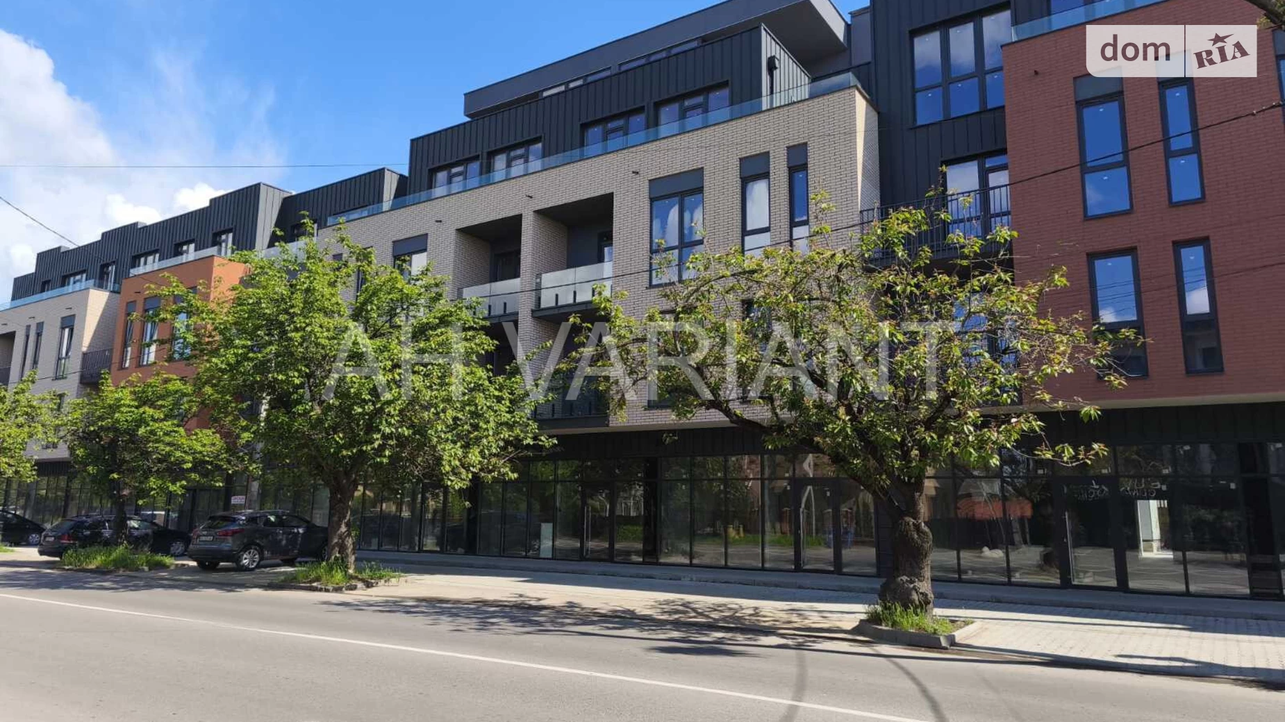 Продается 1-комнатная квартира 54 кв. м в Ужгороде, ул. Собранецкая - фото 2