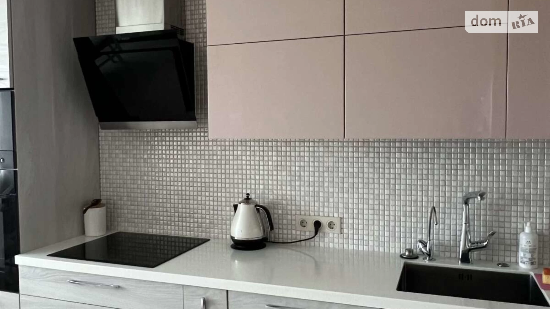 Продается 3-комнатная квартира 113 кв. м в Броварах, ул. Павла Чубинского, 3 - фото 2