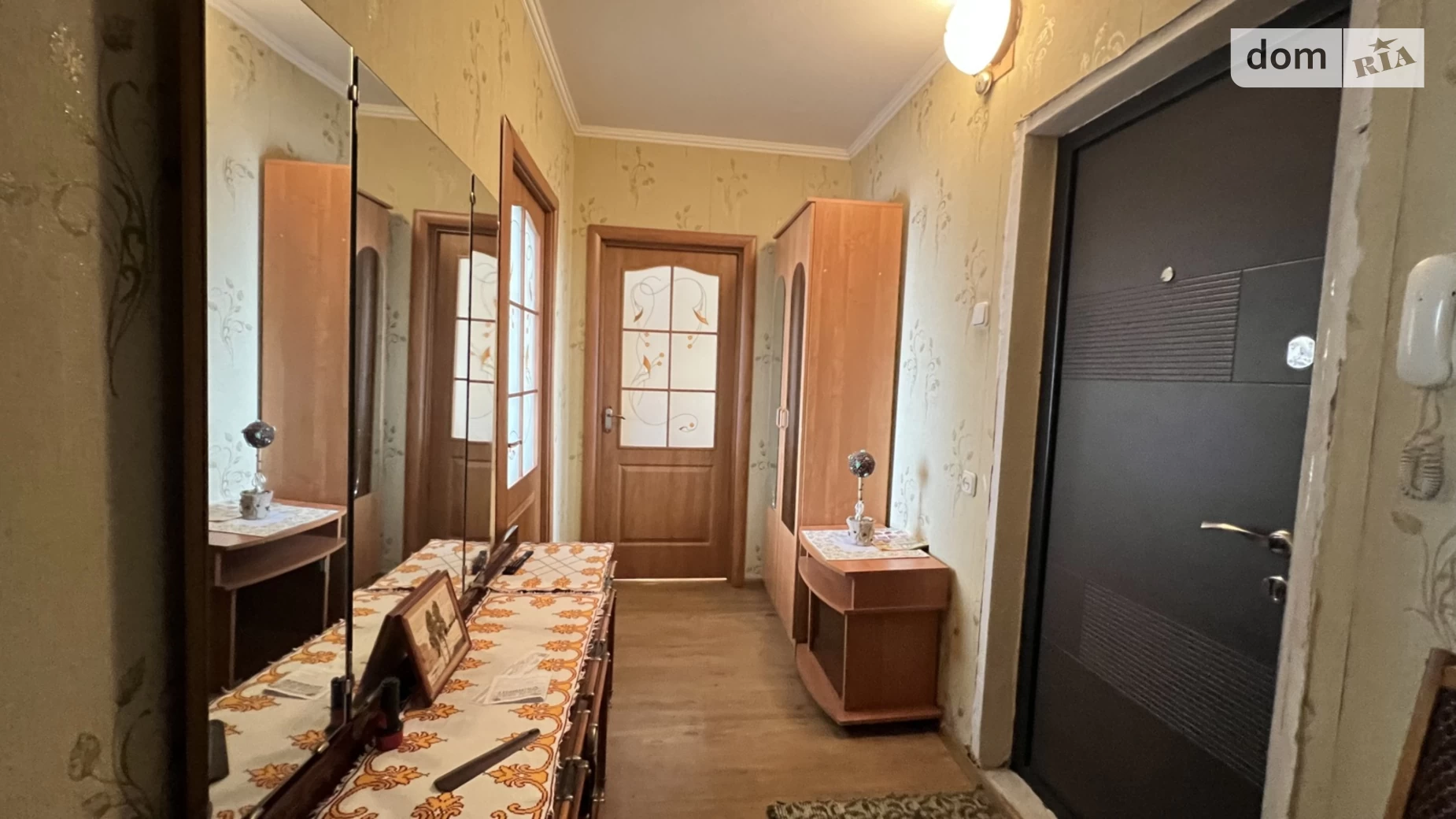 Продается 2-комнатная квартира 48 кв. м в Ровно, ул. Дубенская, 40 - фото 2