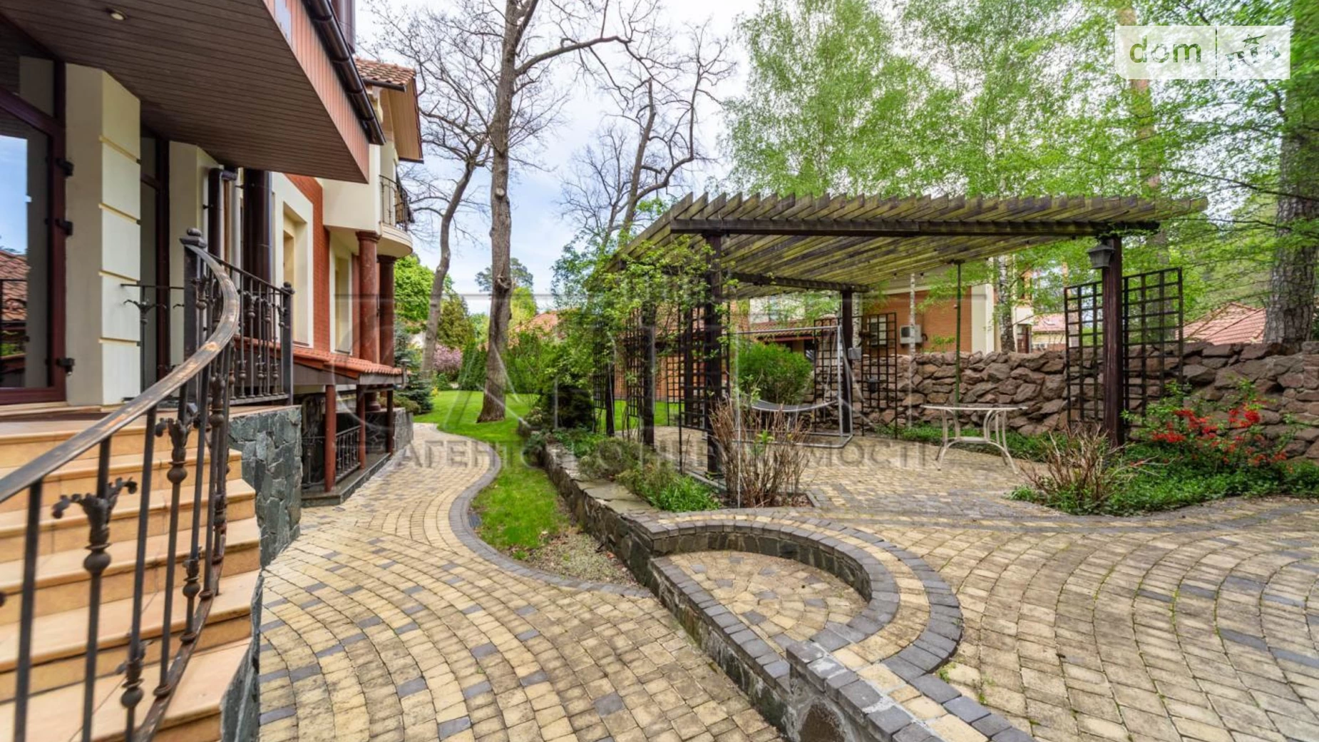 Сдается в аренду дом на 3 этажа 384 кв. м с верандой, цена: 3200 $ - фото 3