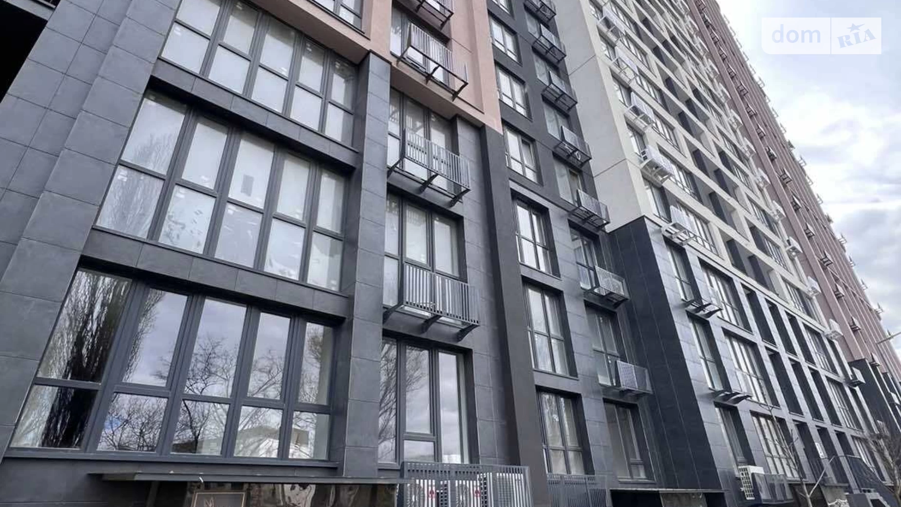 Продается 2-комнатная квартира 74 кв. м в Одессе, ул. Ивана Франко, 40 корпус 2 - фото 2