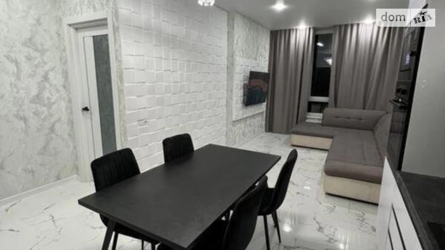 Продається 1-кімнатна квартира 44 кв. м у Києві, вул. Родини Крістерів, 14Б - фото 2