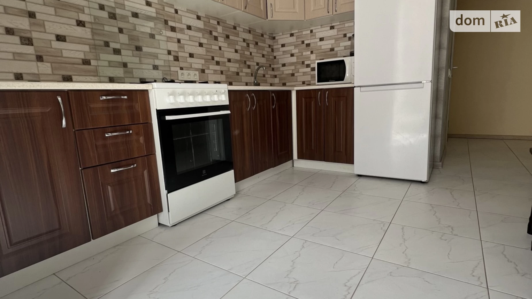 Продается 1-комнатная квартира 46 кв. м в Березиной, ул. Радужная, 102 - фото 4