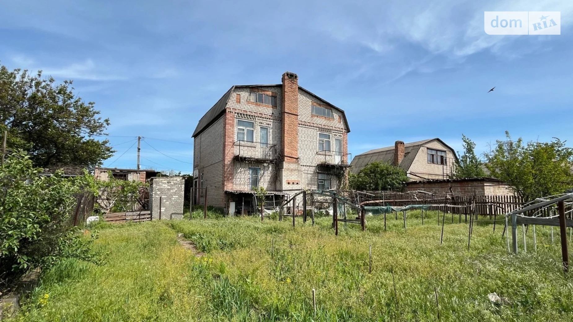 Продается дом на 2 этажа 140 кв. м с гаражом, цена: 32800 $ - фото 2