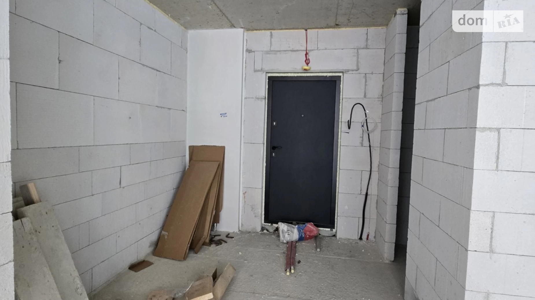 Продается 1-комнатная квартира 40 кв. м в Ивано-Франковске, ул. Левицкого Романа - фото 2