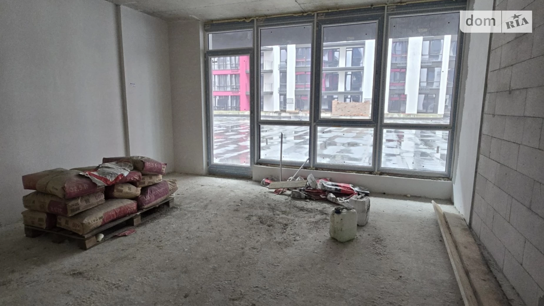 Продается 1-комнатная квартира 46 кв. м в Ивано-Франковске, ул. Левицкого Романа - фото 2
