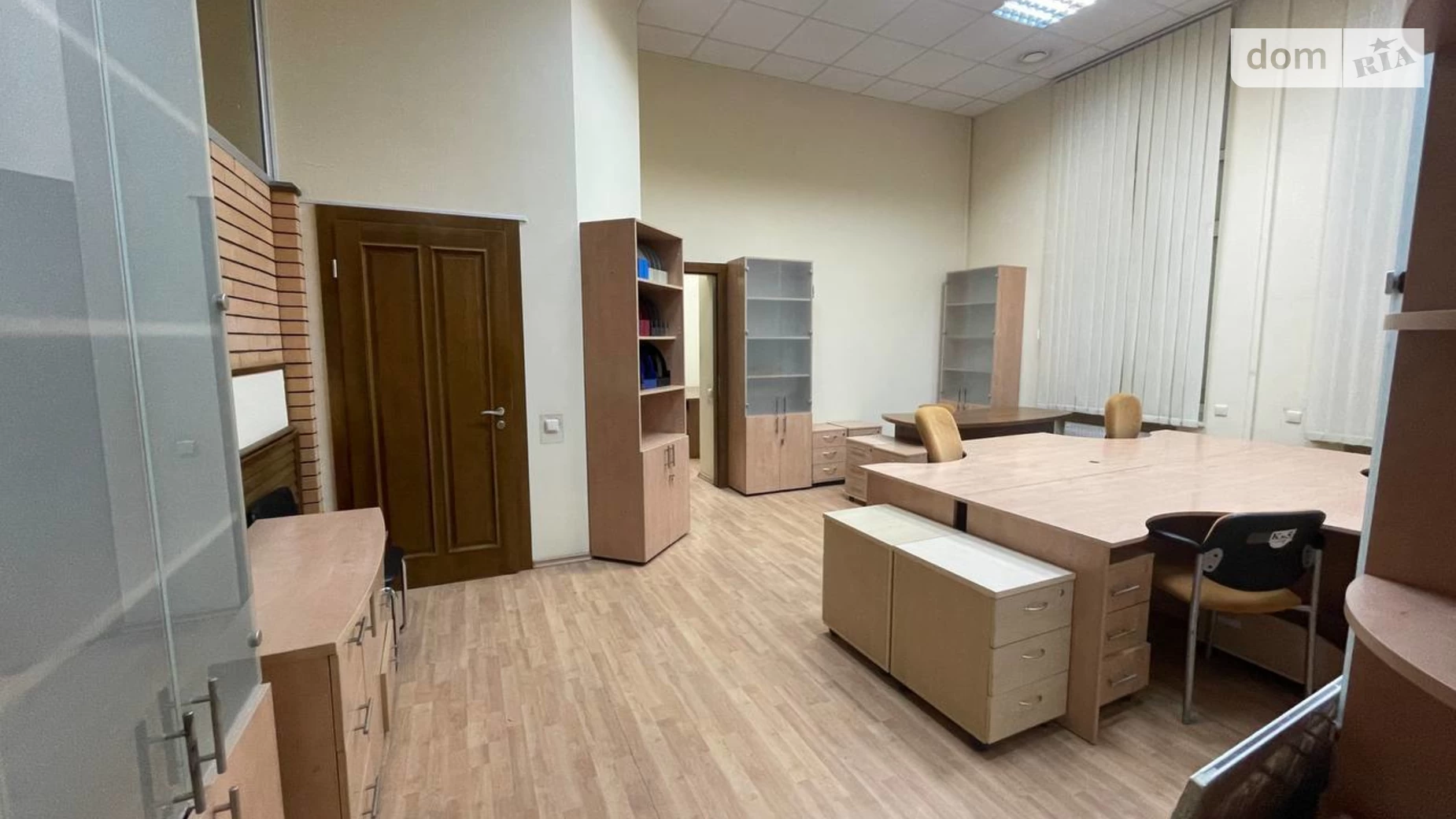 Продается офис 196 кв. м в бизнес-центре, цена: 196000 $ - фото 3
