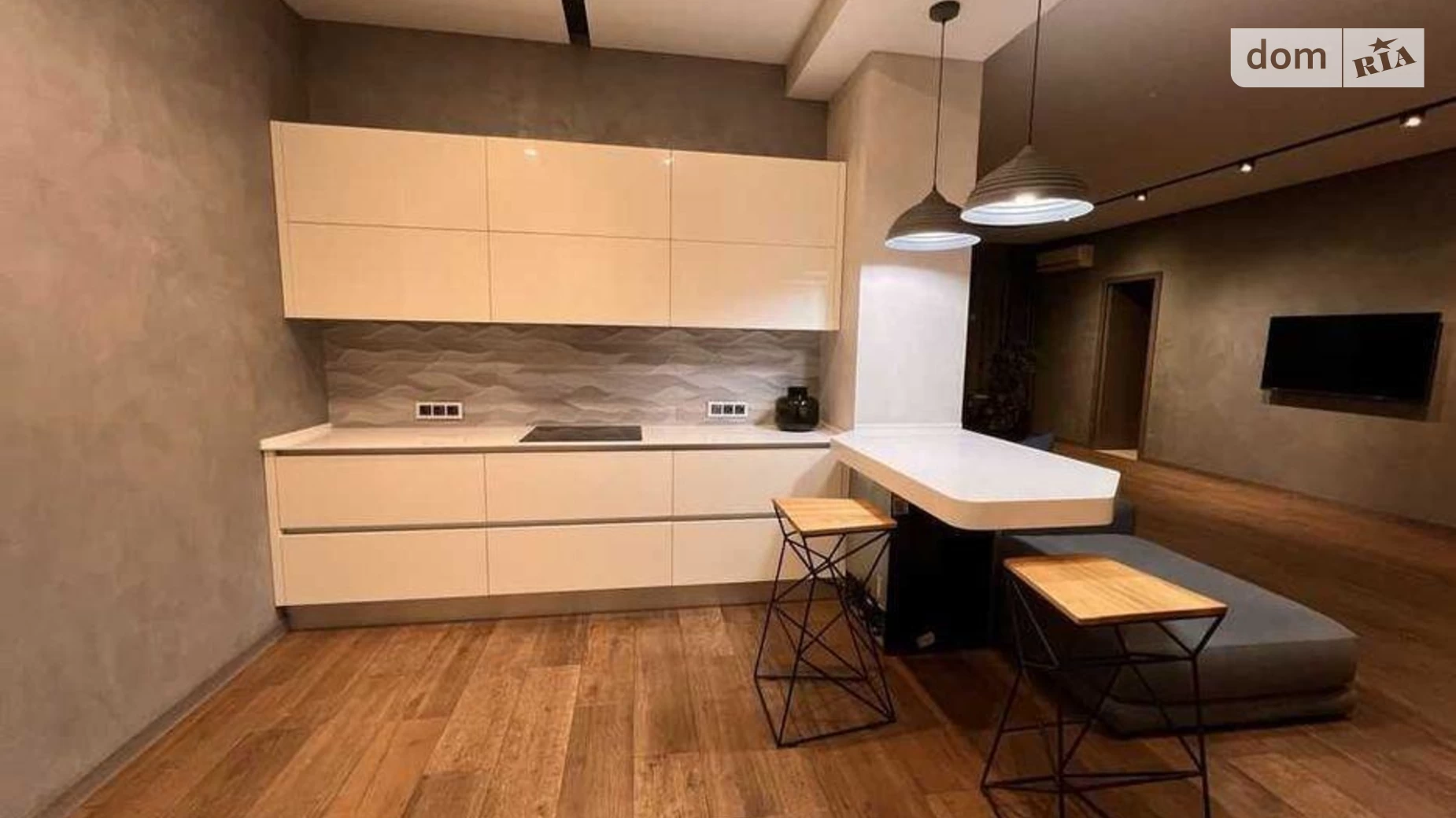 Сдается в аренду 4-комнатная квартира 130 кв. м в, цена: 1700 $ - фото 2