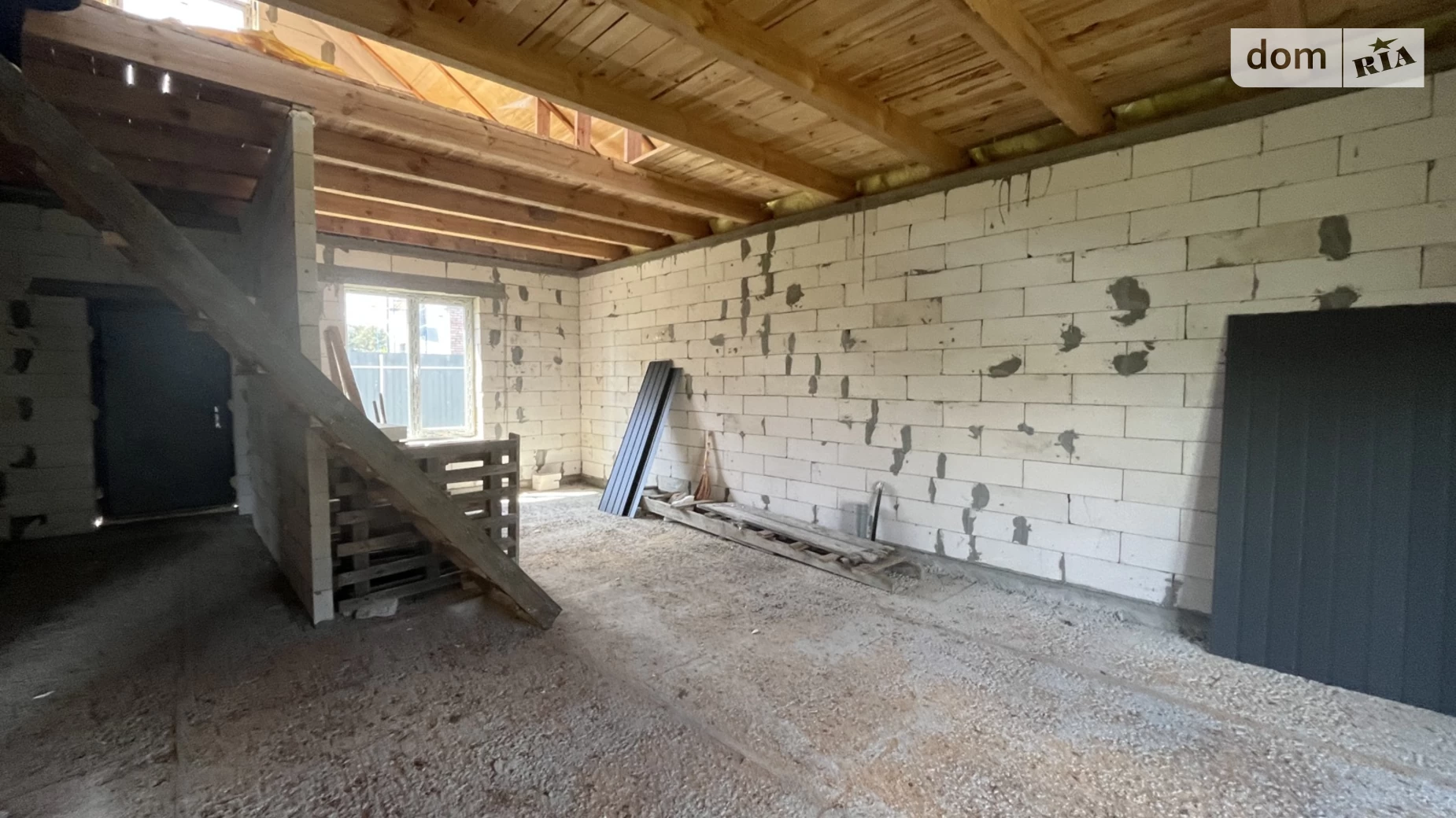 Продается дом на 2 этажа 145 кв. м с камином, цена: 74000 $ - фото 4
