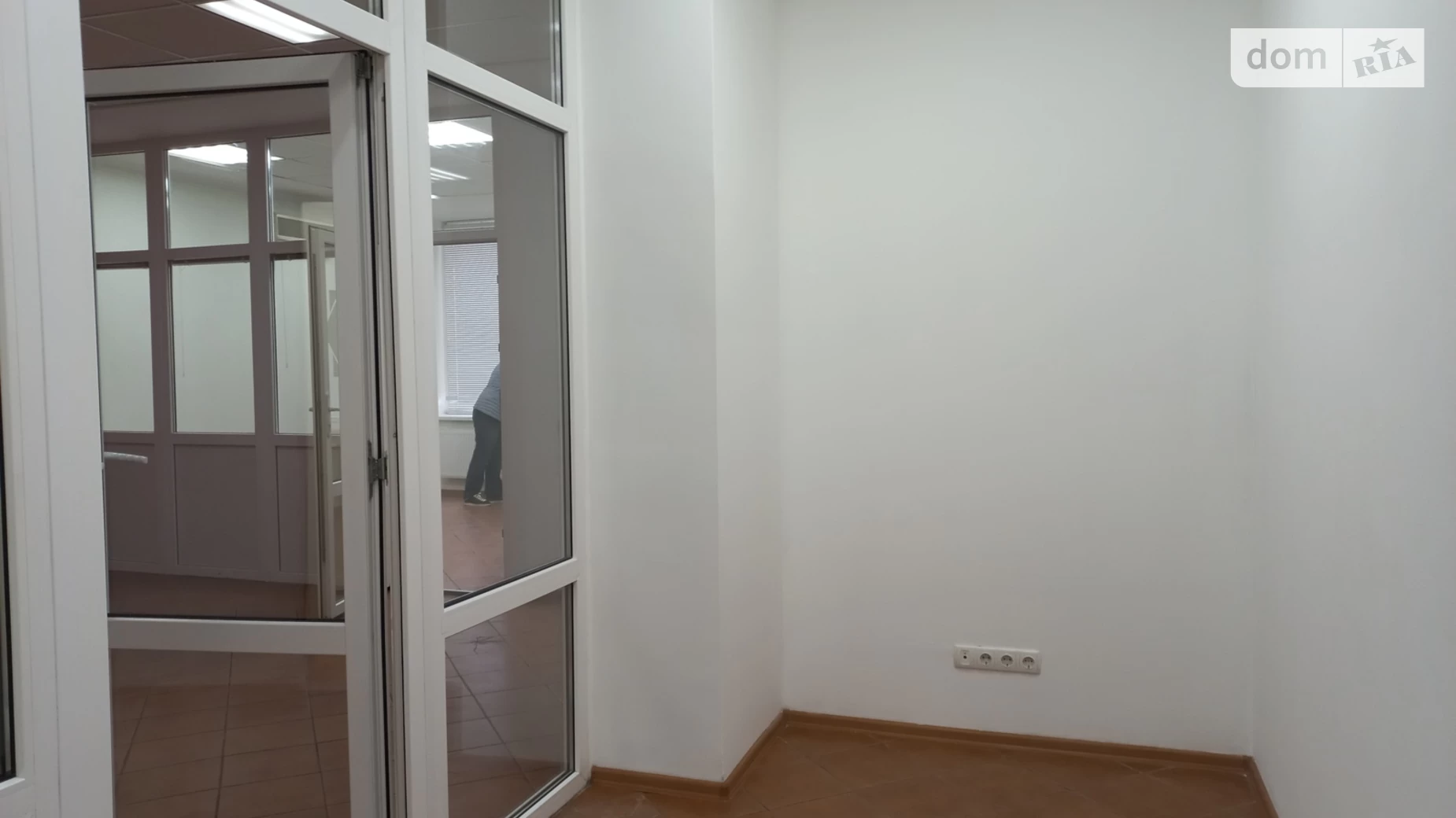 Продается офис 101 кв. м в бизнес-центре, цена: 29290 грн - фото 3