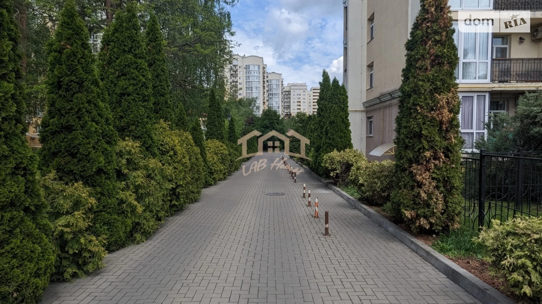 Продается 3-комнатная квартира 74 кв. м в Чайках, ул. Валерия Лобановского - фото 2