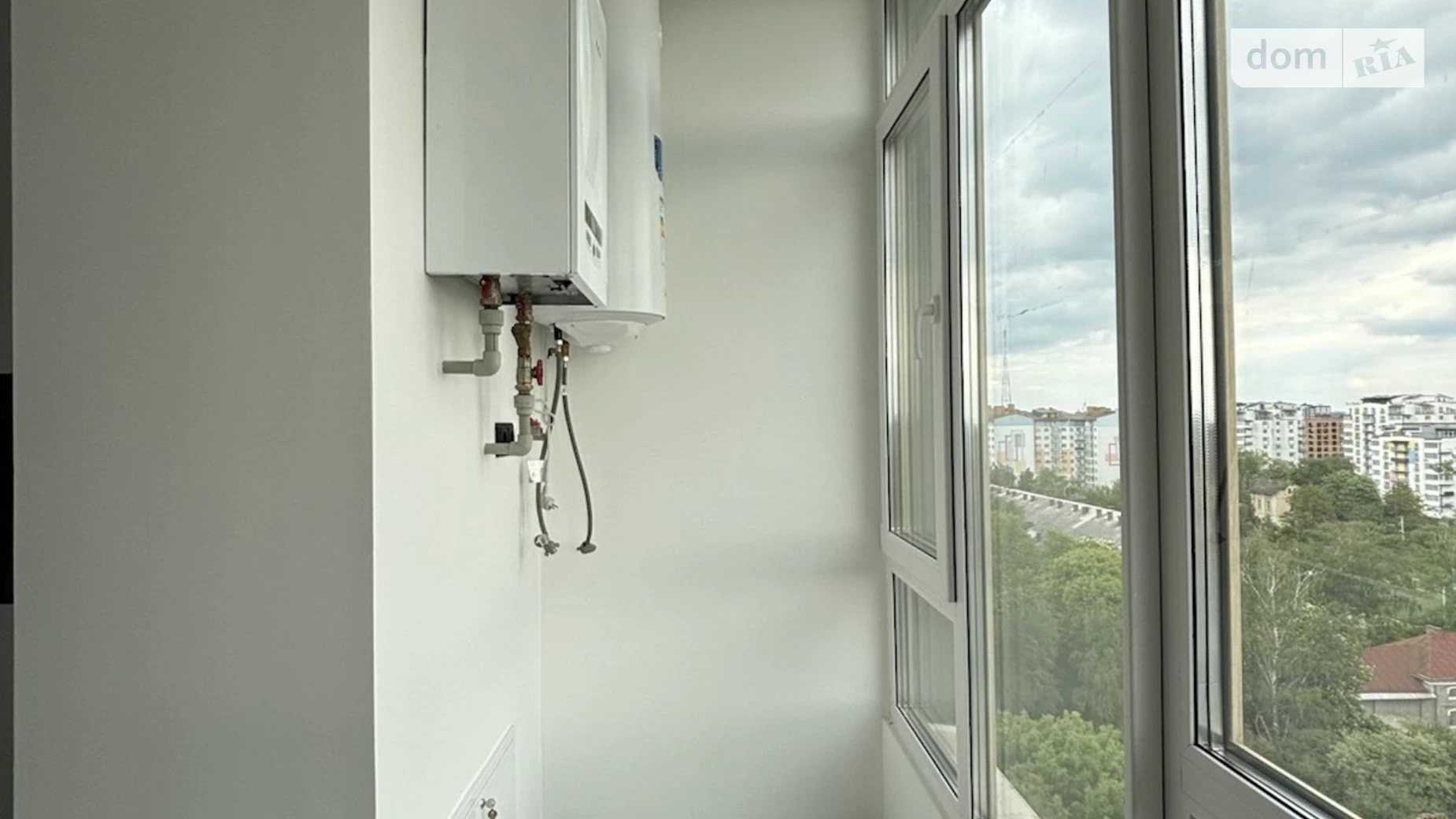 Продается 1-комнатная квартира 43.8 кв. м в Ивано-Франковске, ул. Волошина Августина, 2А - фото 4