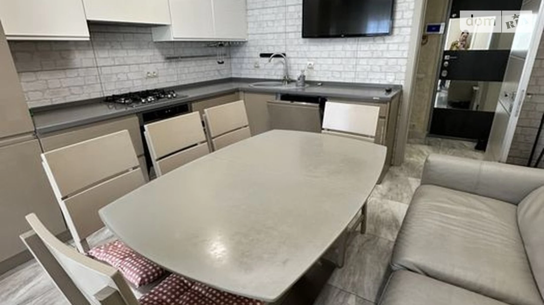Сдается в аренду 3-комнатная квартира 90 кв. м в Днепре, бул. Славы, 2А - фото 2