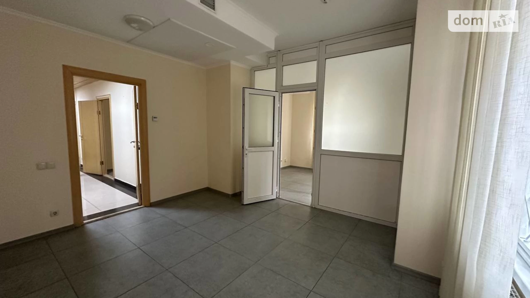 Сдается в аренду офис 180 кв. м в бизнес-центре, цена: 1800 $ - фото 4
