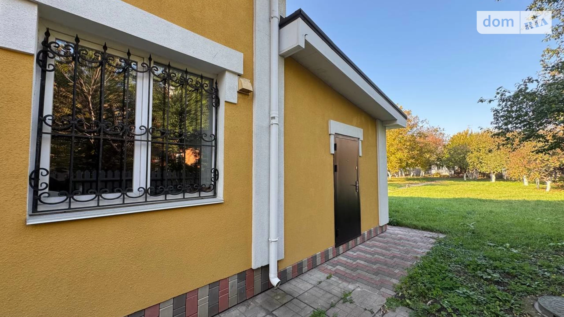 Продается дом на 2 этажа 166.2 кв. м с участком, цена: 112000 € - фото 2
