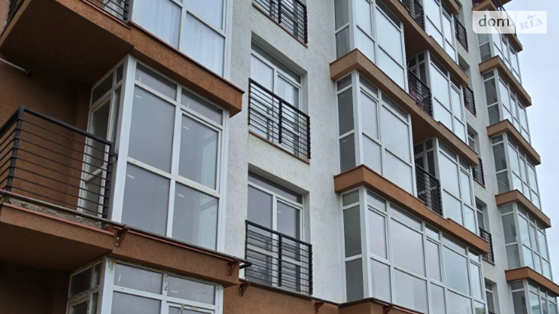 Продается 3-комнатная квартира 85 кв. м в Черновцах, ул. Русская, 241 - фото 3