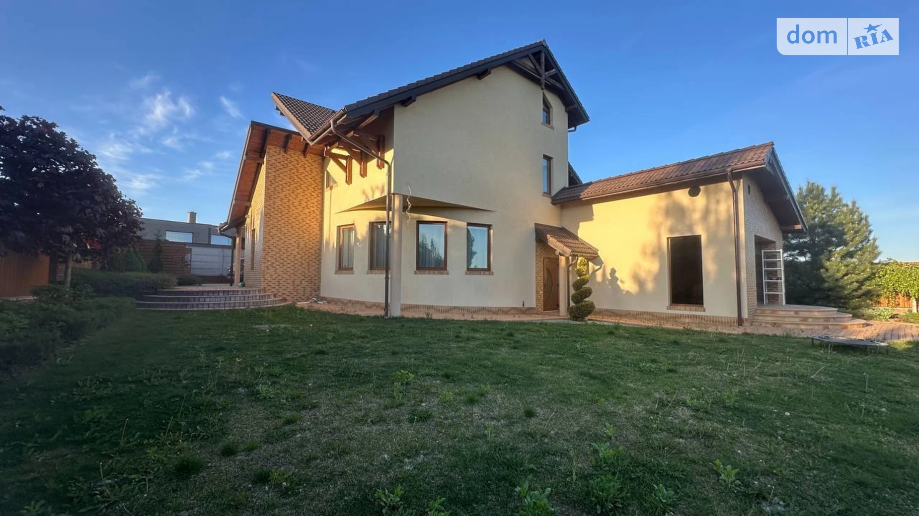 Сдается в аренду дом на 2 этажа 291.7 кв. м с мансардой, цена: 2500 $ - фото 2