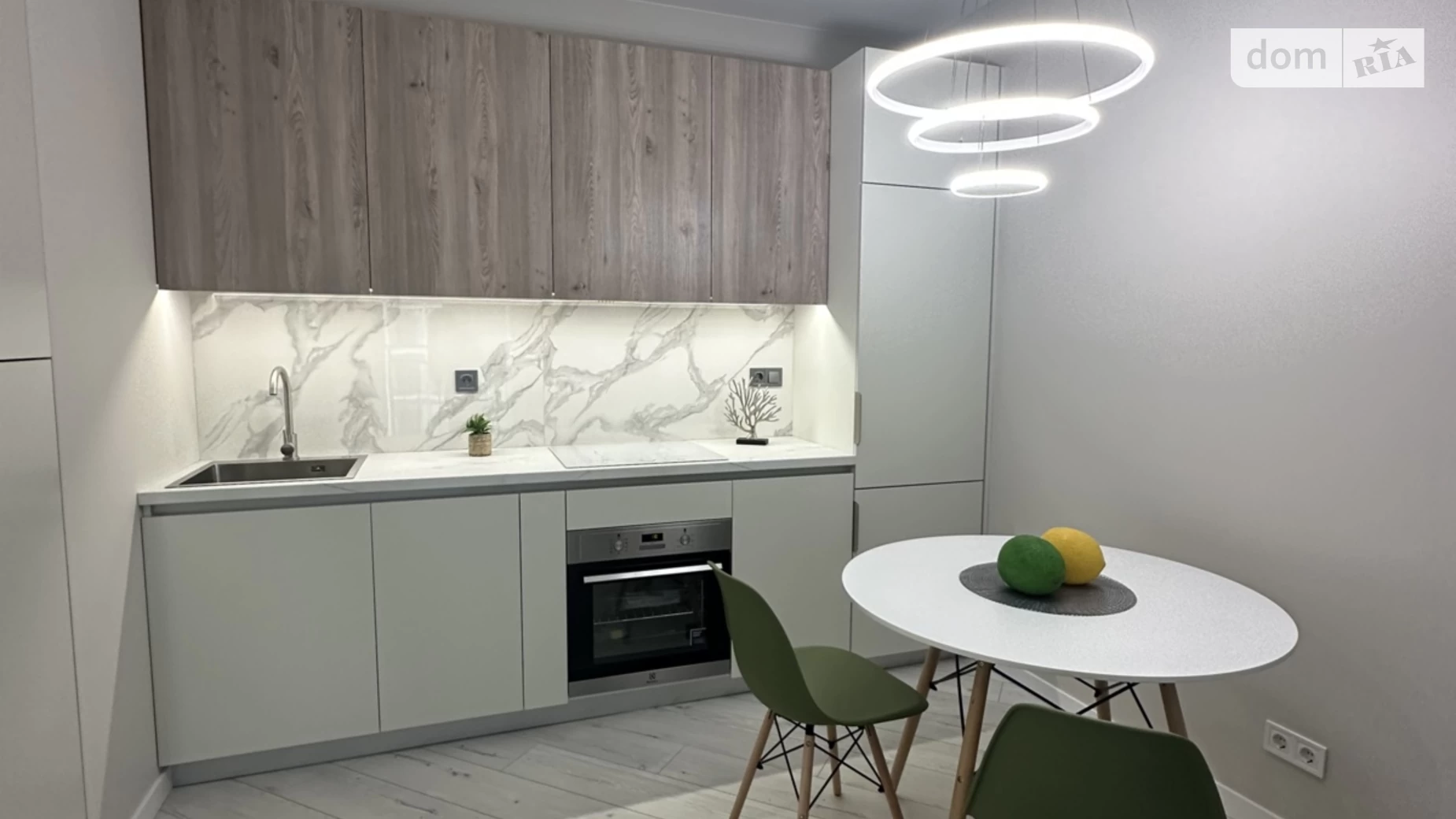 Продается 1-комнатная квартира 43 кв. м в Одессе, ул. Краснова, 1Б - фото 2