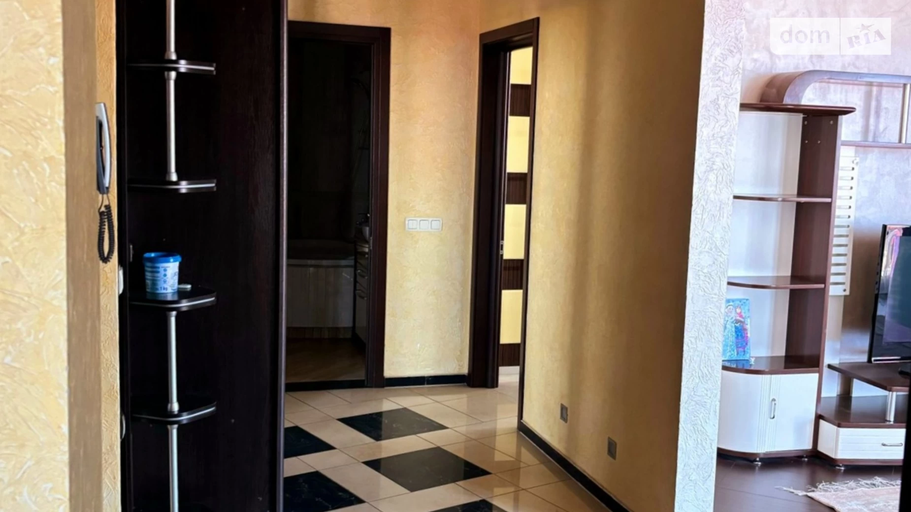 Продается 3-комнатная квартира 106 кв. м в Черновцах - фото 2