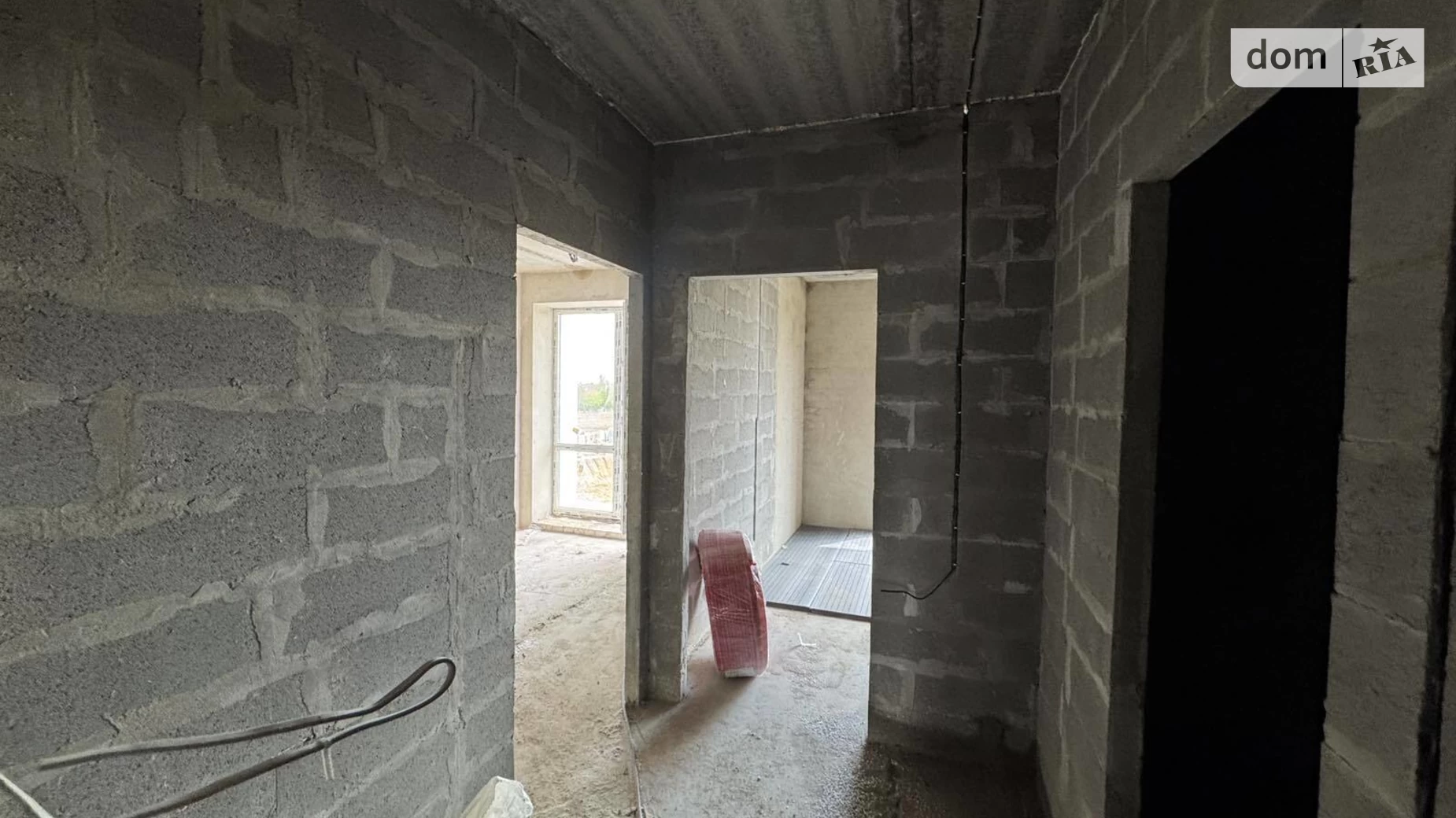 Продается 1-комнатная квартира 37.4 кв. м в Гостомеле, ул. Украинская, 12/2 - фото 2