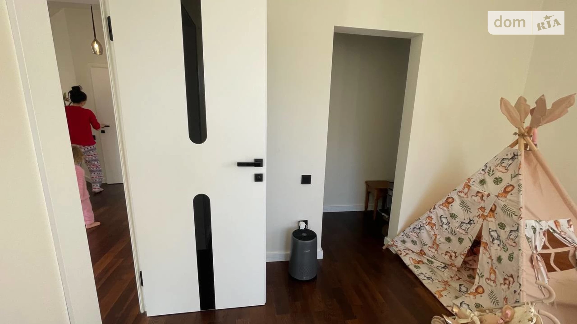 Продается дом на 2 этажа 250 кв. м с верандой, цена: 240000 $ - фото 2