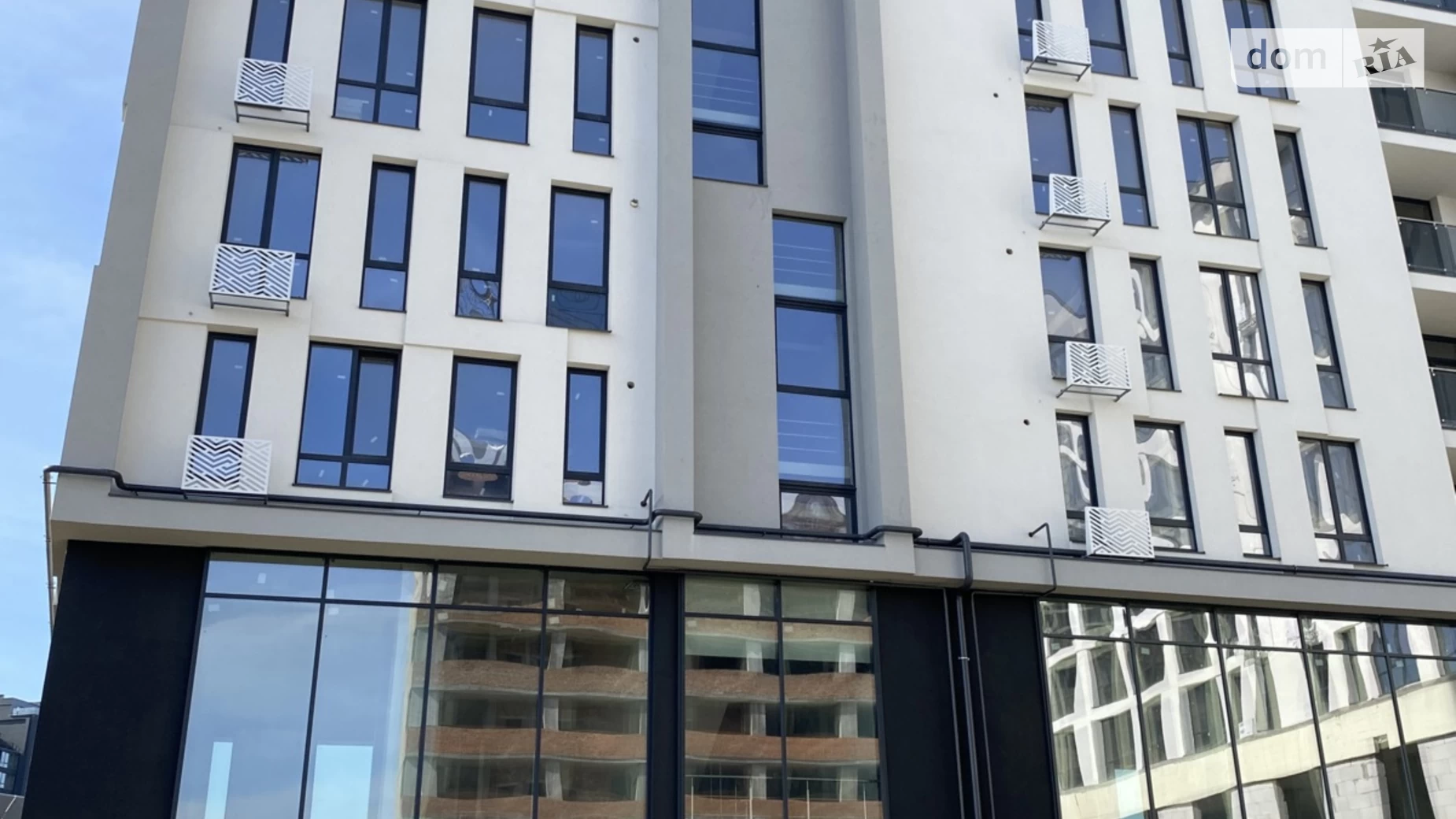 Продается 2-комнатная квартира 60.8 кв. м в Ивано-Франковске, ул. Надречная, 1 - фото 2