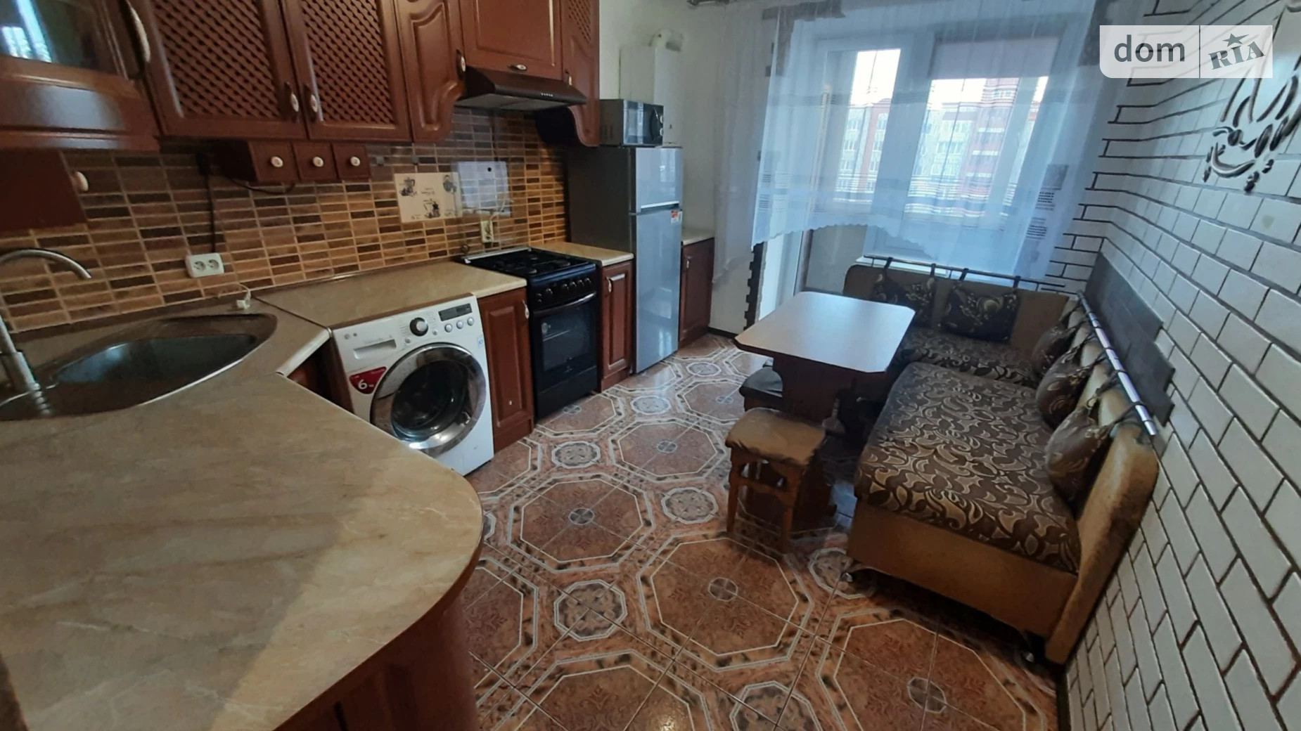 1-комнатная квартира 45 кв. м в Тернополе, ул. Гаевая - фото 2