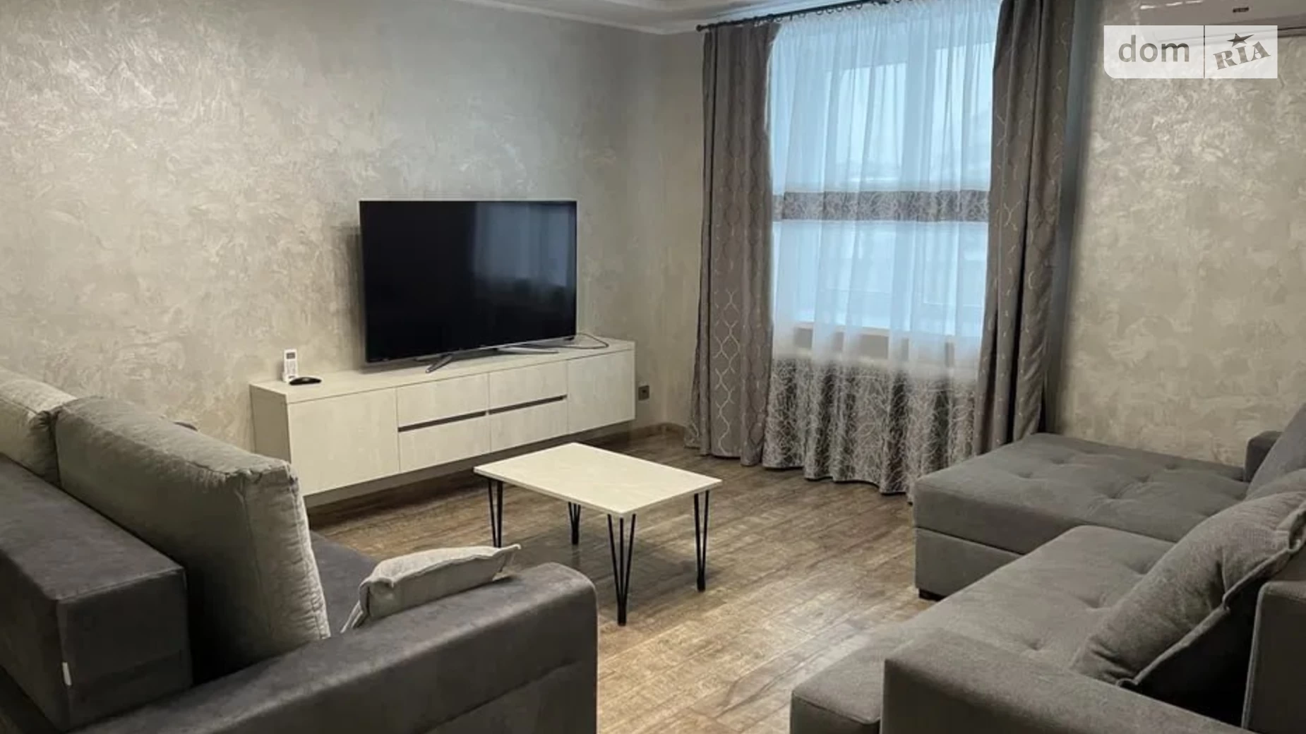 Продается 2-комнатная квартира 60 кв. м в Ивано-Франковске, ул. Целевича Юлиана - фото 2