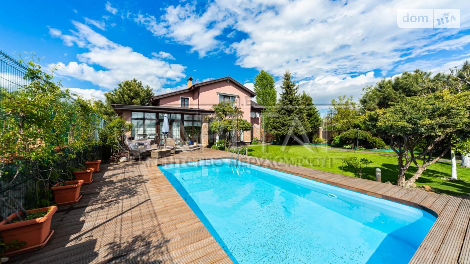 Сдается в аренду дом на 2 этажа 270 кв. м с садом, цена: 5000 $ - фото 2