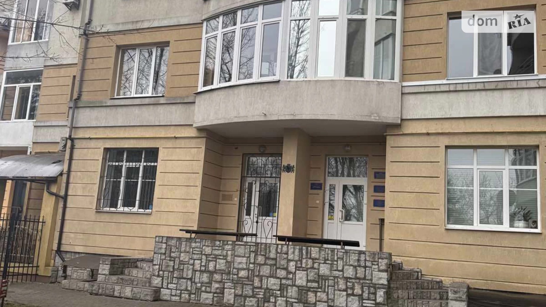 Сдается в аренду офис 112 кв. м в бизнес-центре, цена: 730 $ - фото 2