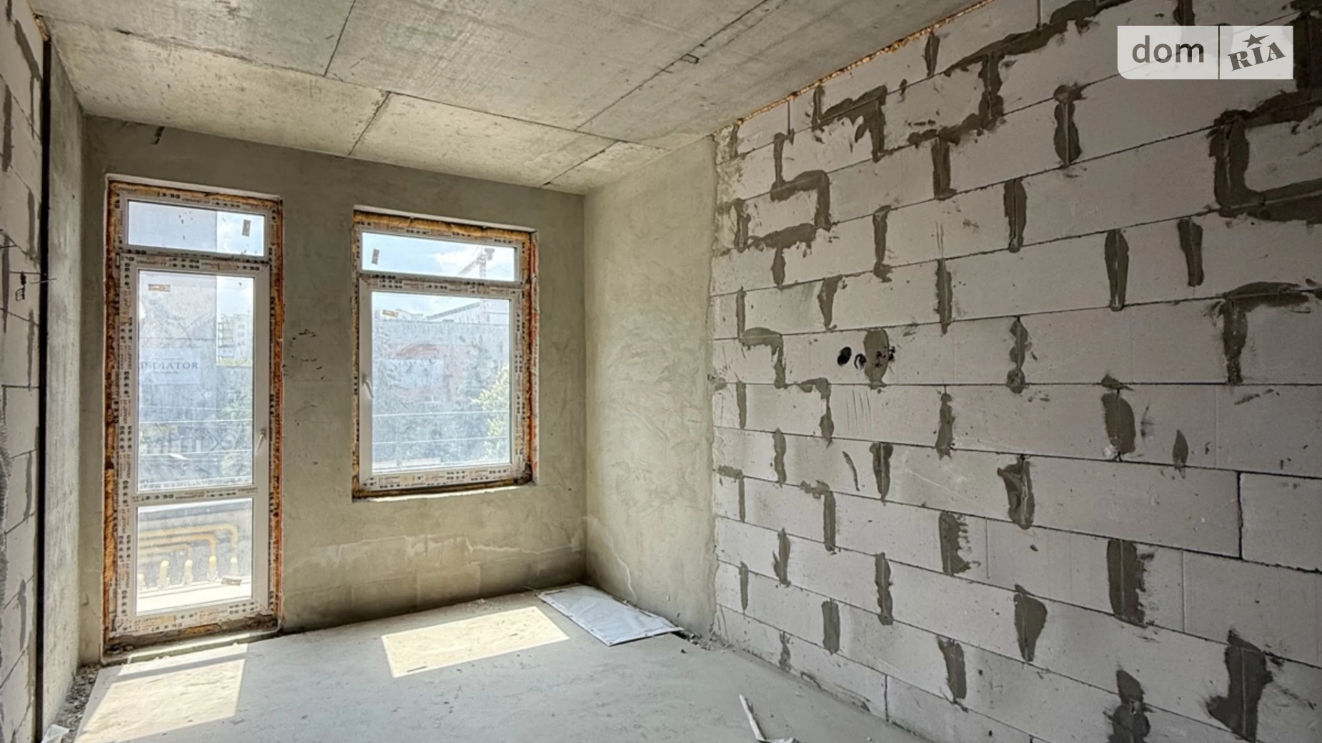 2-комнатная квартира 75.1 кв. м в, цена: 63800 $ - фото 3