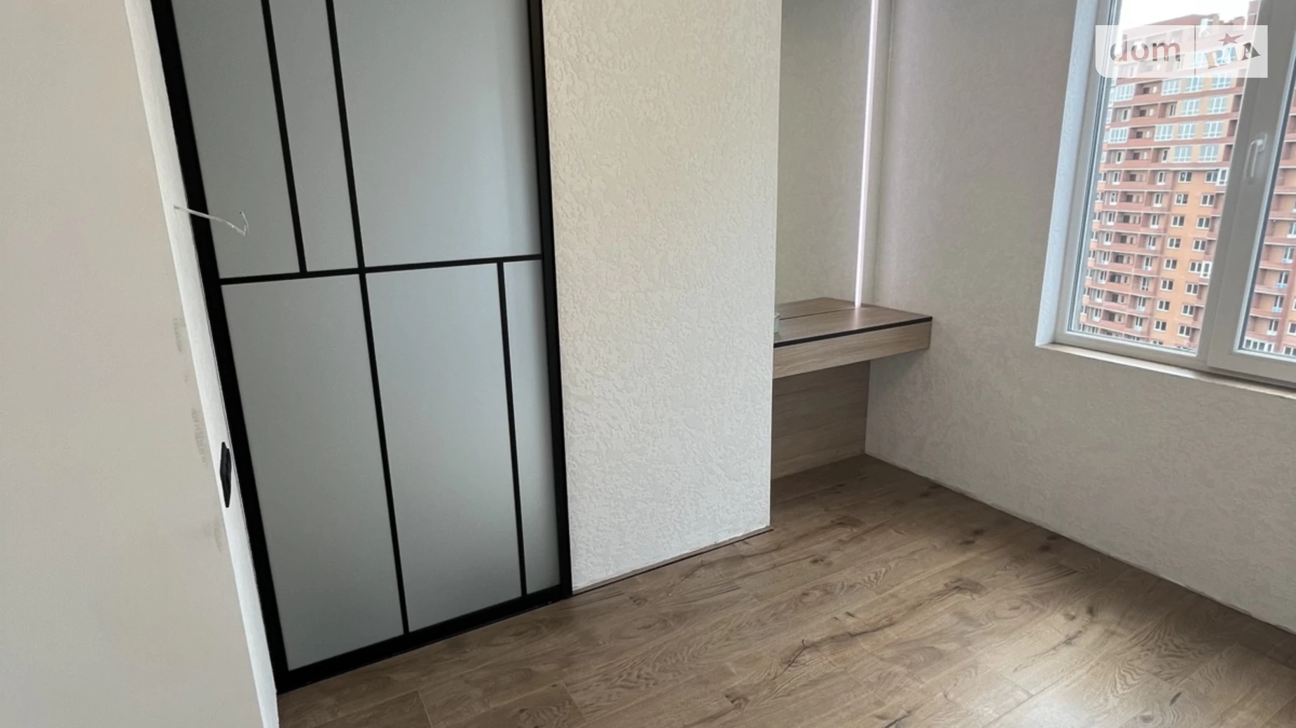 Продается 1-комнатная квартира 37 кв. м в Ирпене, ул. Литературная(Чехова), 27 - фото 3