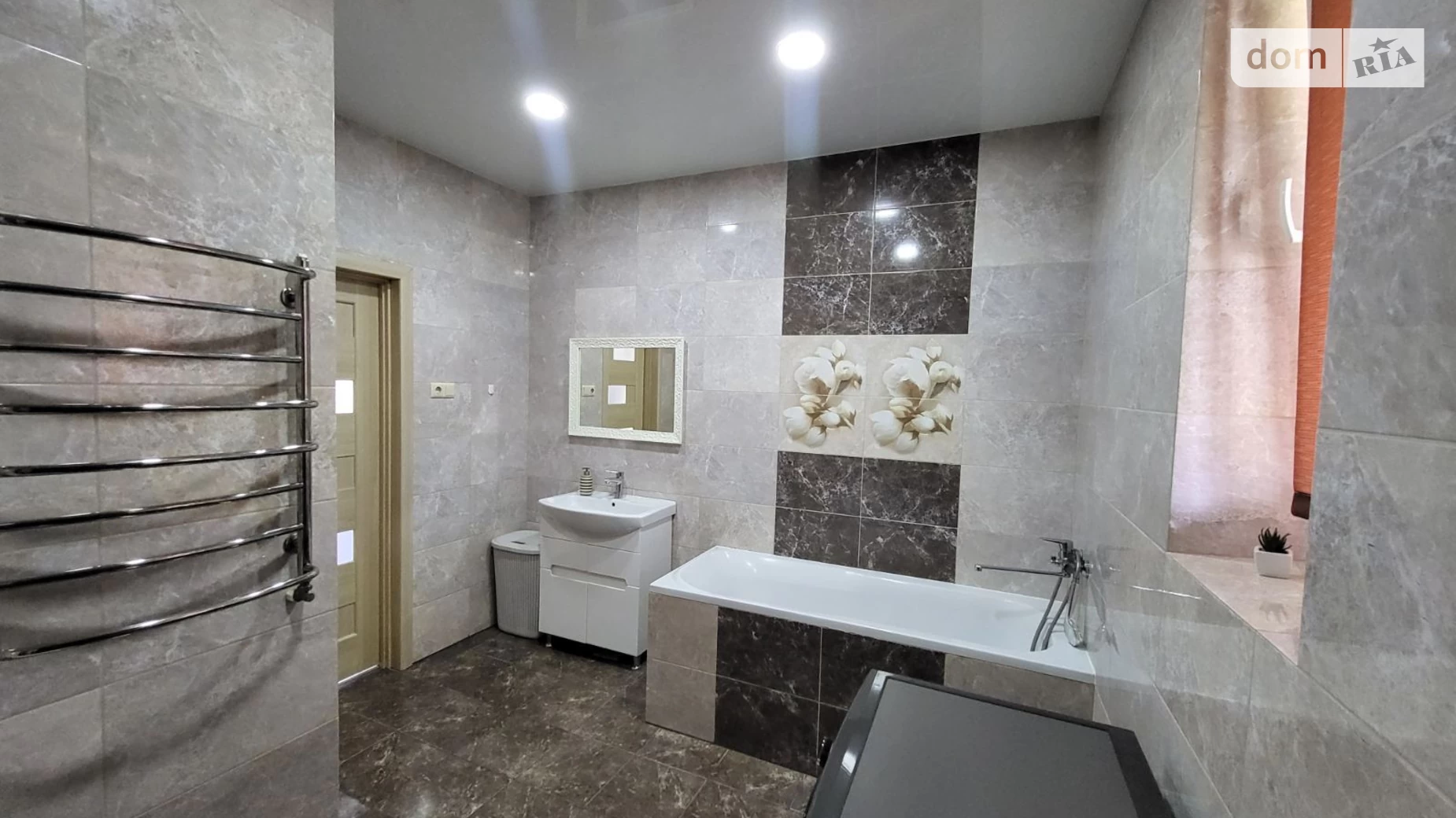 Продається одноповерховий будинок 100 кв. м з гаражем, цена: 173500 $ - фото 3
