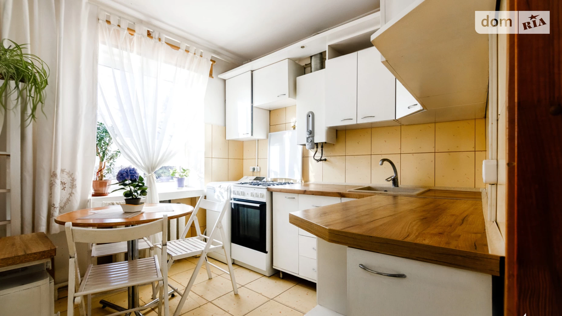 Продается 3-комнатная квартира 58 кв. м в Ровно, ул. Парковая - фото 2