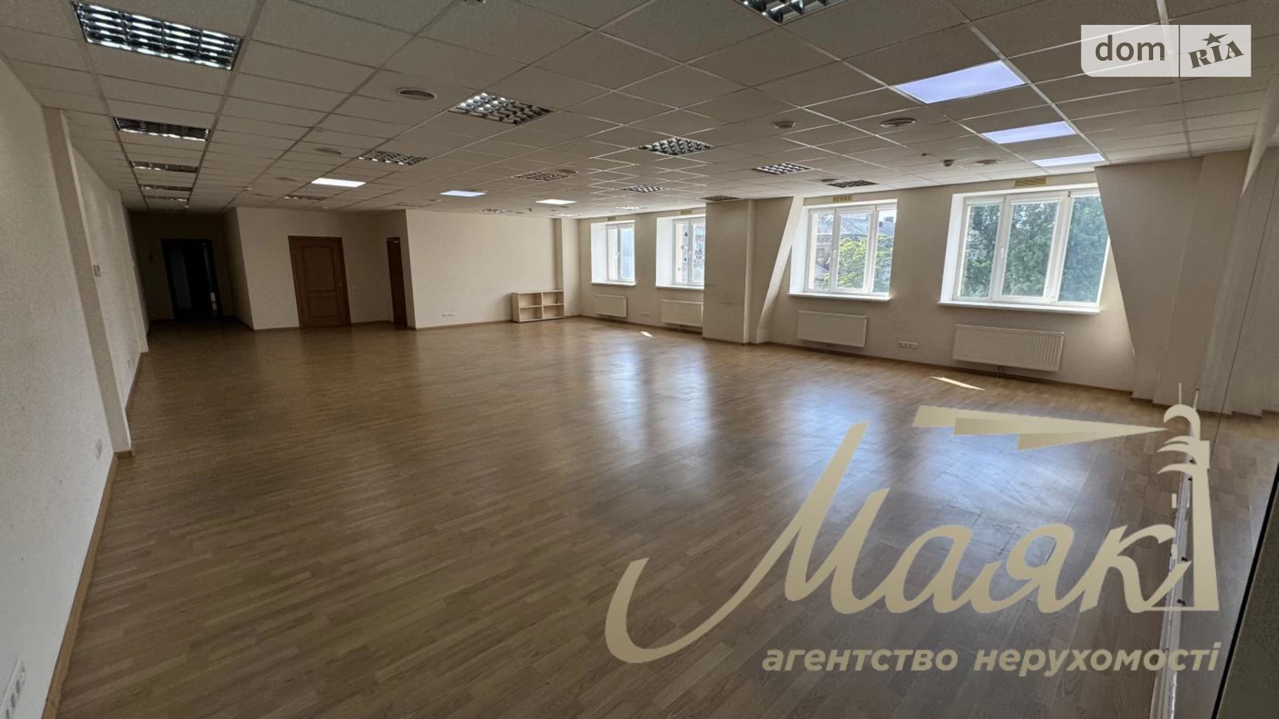 Сдается в аренду офис 202 кв. м в бизнес-центре, цена: 1600 $ - фото 2