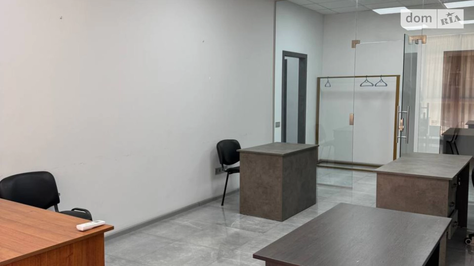 Сдается в аренду офис 114 кв. м в бизнес-центре, цена: 1140 $ - фото 2