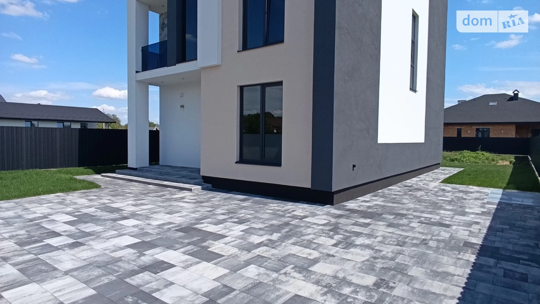 Продается дом на 2 этажа 140 кв. м с камином, цена: 125000 $ - фото 3