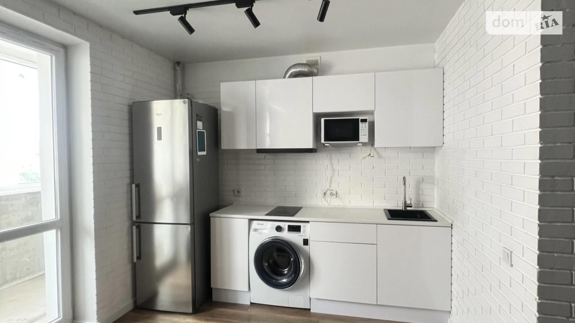 Продается 1-комнатная квартира 38 кв. м в Харькове, ул. Ньютона, 104 - фото 2