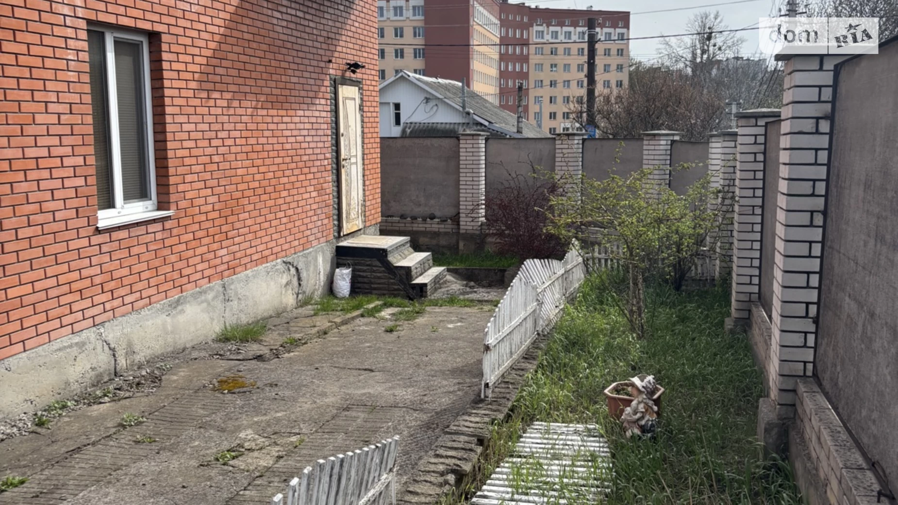Продается дом на 2 этажа 175.4 кв. м с камином, цена: 85000 $ - фото 2