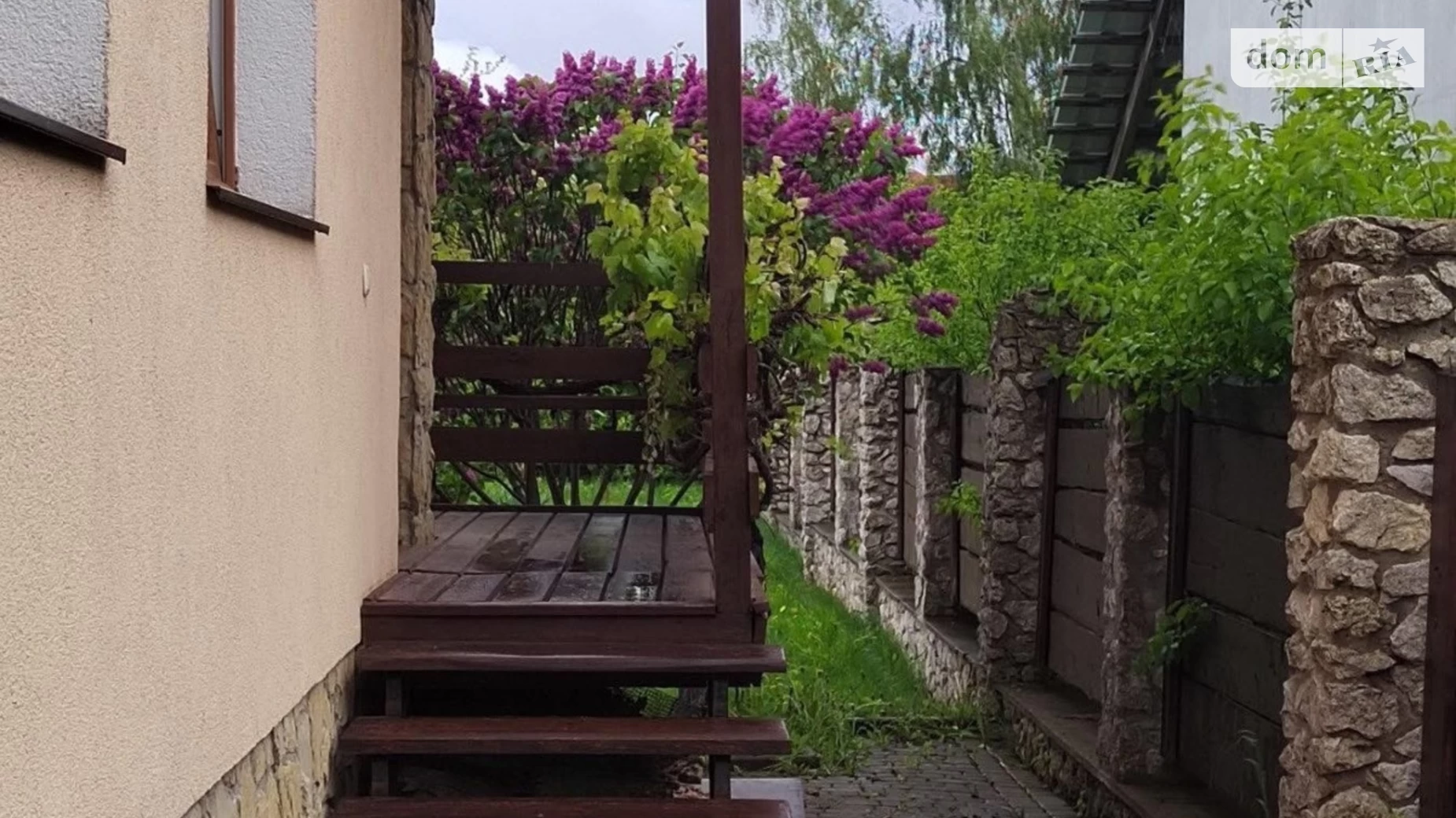 Продается дом на 2 этажа 252 кв. м с подвалом, цена: 165000 $ - фото 2