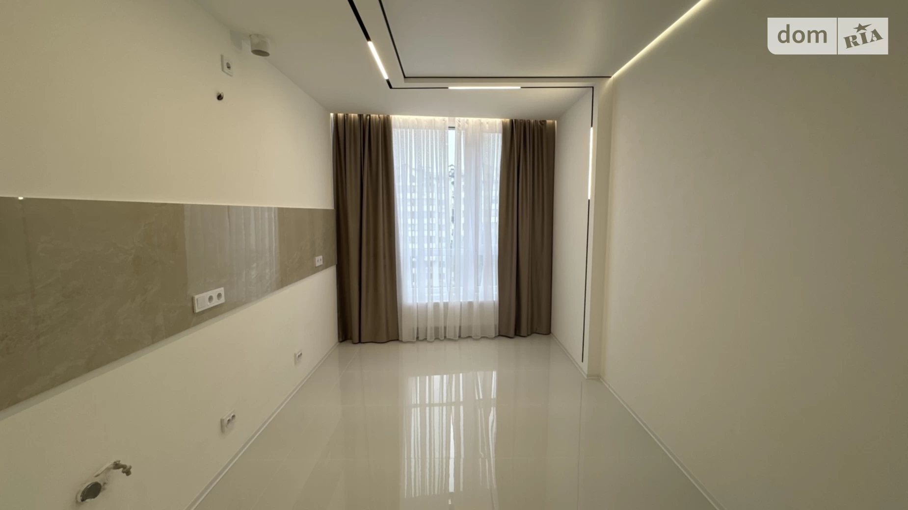 Продается 2-комнатная квартира 62 кв. м в Ивано-Франковске, бул. Южный, 14 - фото 2